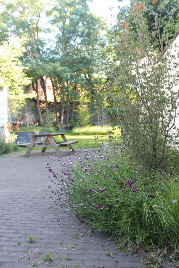 Canopee Guesthouse Иксель Экстерьер фото