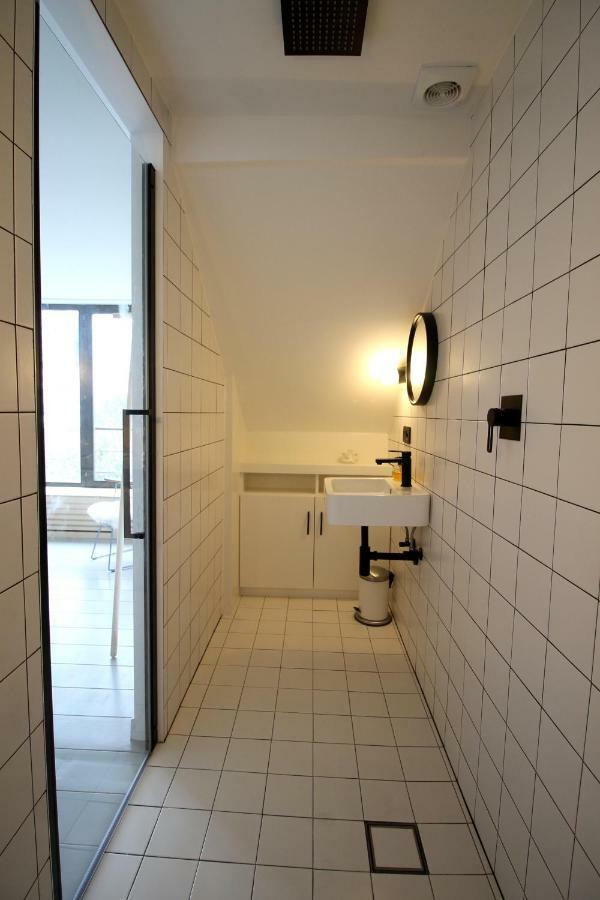 Canopee Guesthouse Иксель Экстерьер фото
